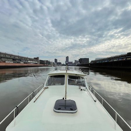Suesses Motorboot - Bremen Ueberseestadt Ngoại thất bức ảnh