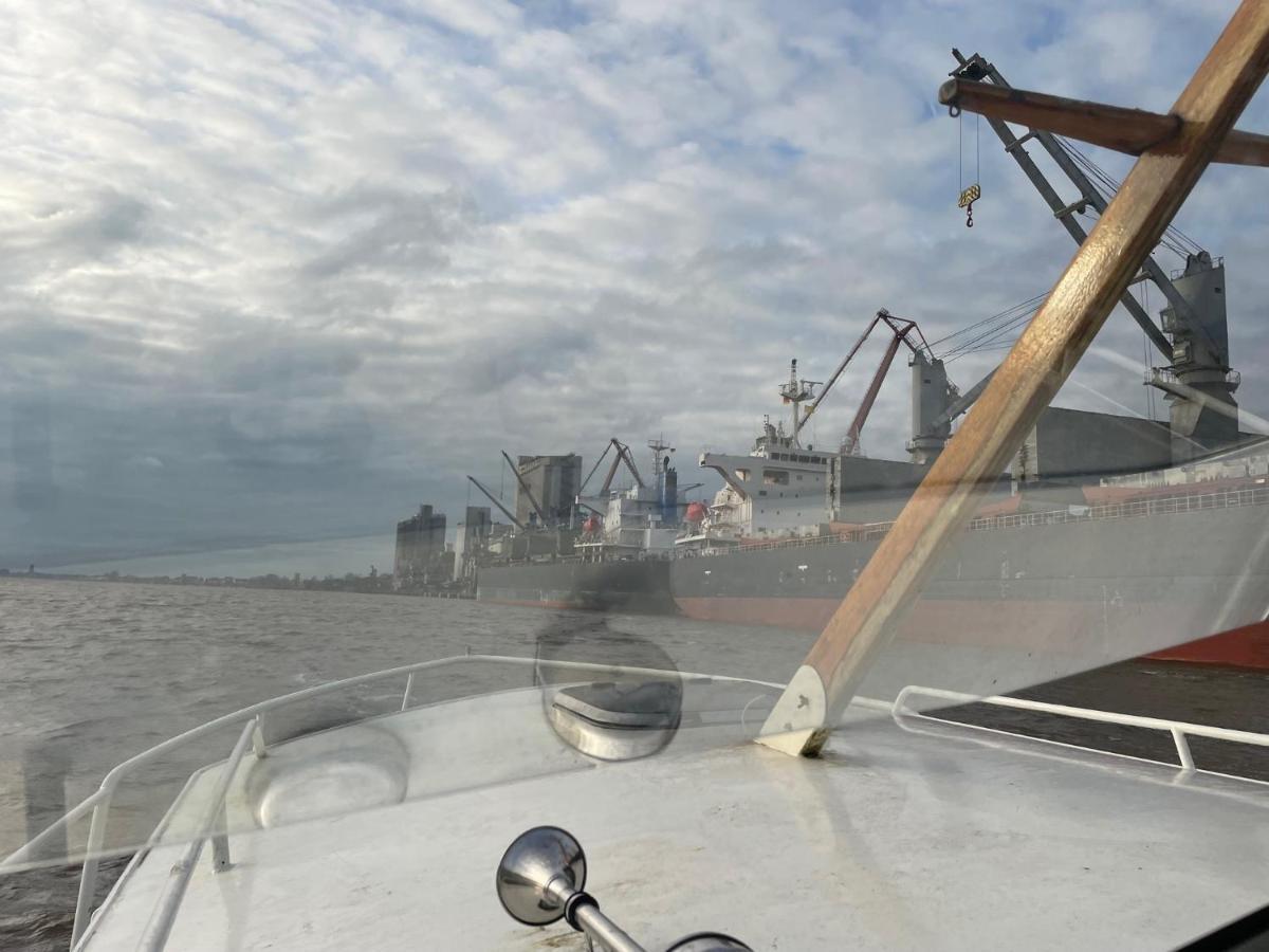 Suesses Motorboot - Bremen Ueberseestadt Ngoại thất bức ảnh