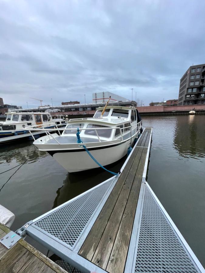 Suesses Motorboot - Bremen Ueberseestadt Ngoại thất bức ảnh