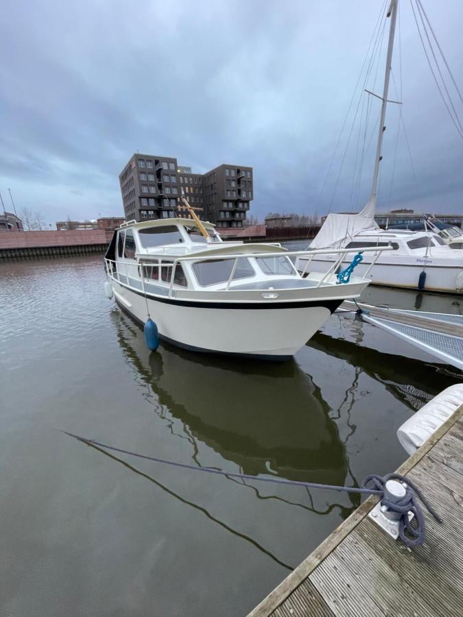 Suesses Motorboot - Bremen Ueberseestadt Ngoại thất bức ảnh