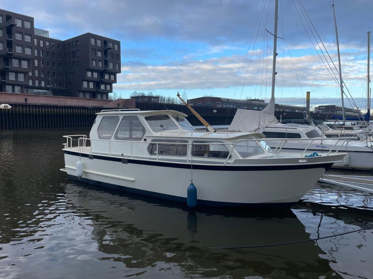 Suesses Motorboot - Bremen Ueberseestadt Ngoại thất bức ảnh