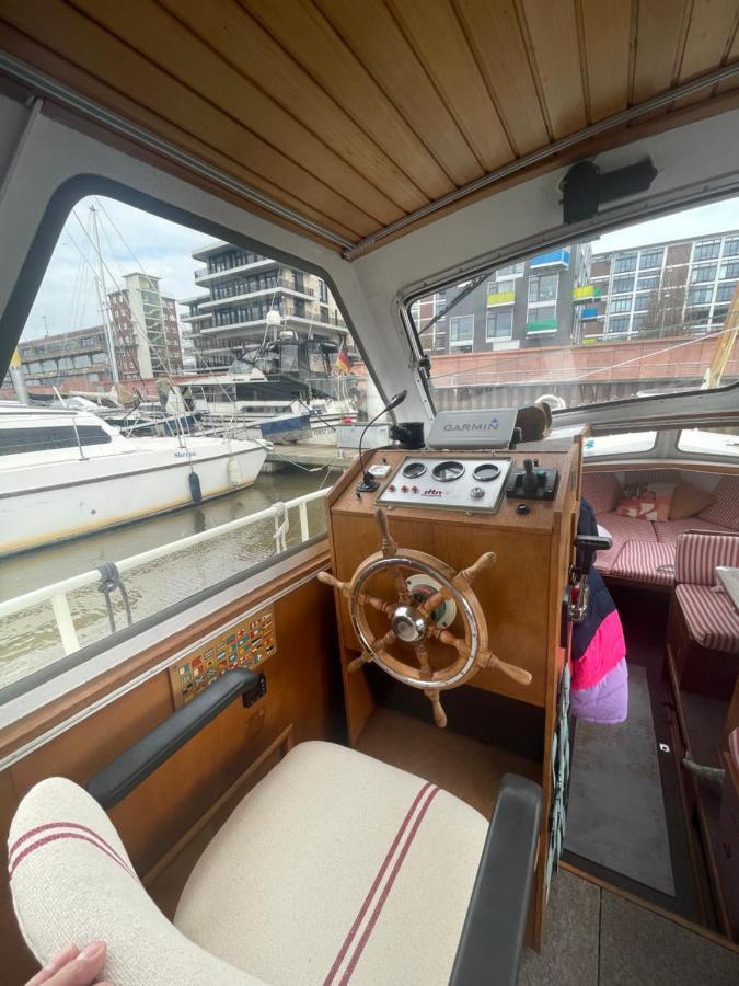 Suesses Motorboot - Bremen Ueberseestadt Ngoại thất bức ảnh