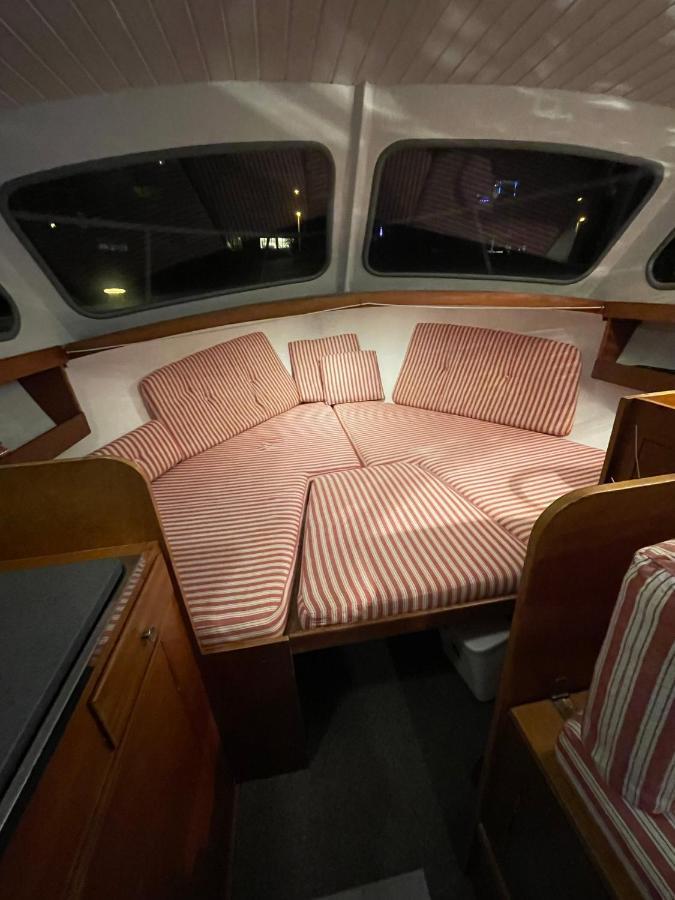 Suesses Motorboot - Bremen Ueberseestadt Ngoại thất bức ảnh