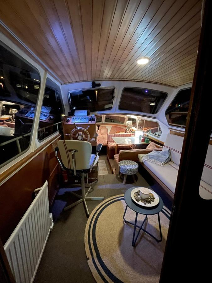 Suesses Motorboot - Bremen Ueberseestadt Ngoại thất bức ảnh