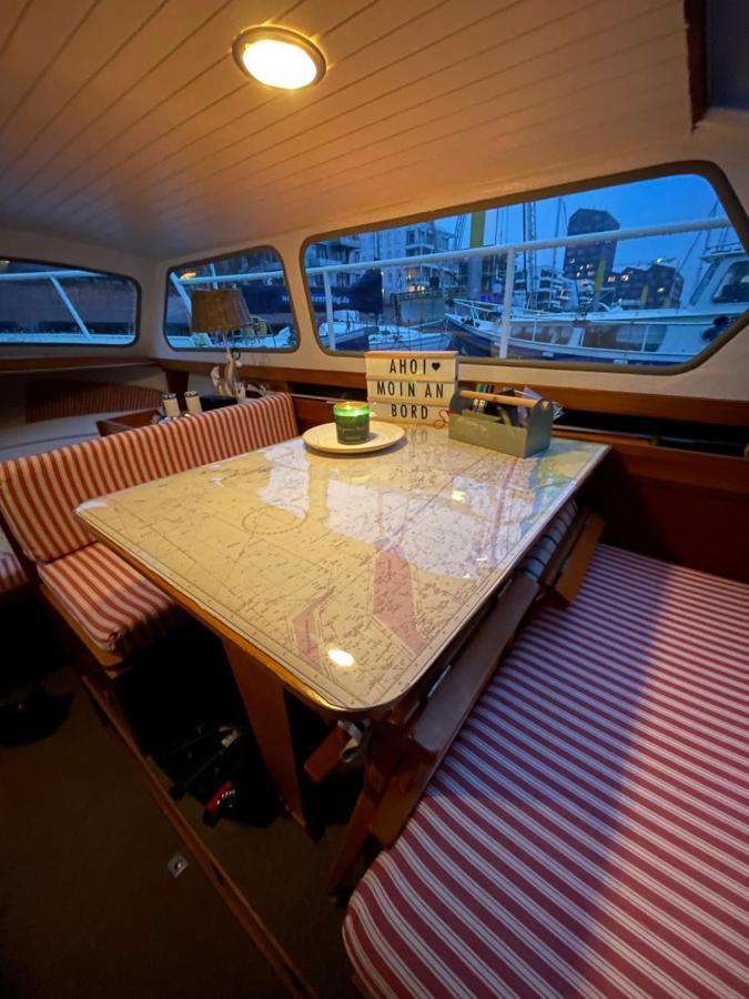 Suesses Motorboot - Bremen Ueberseestadt Ngoại thất bức ảnh