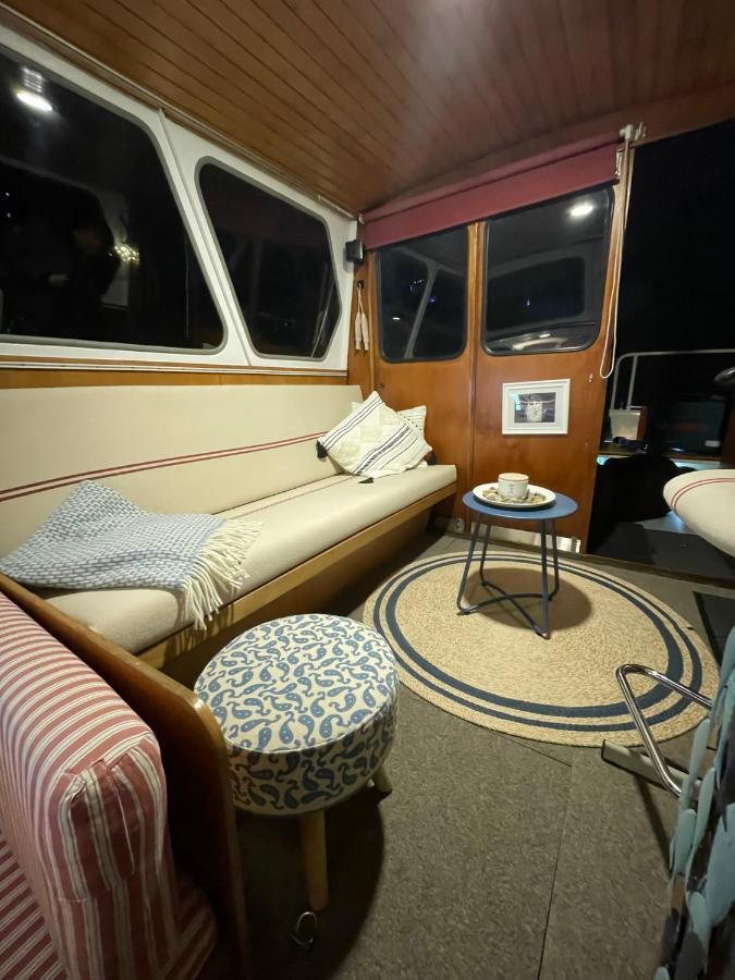 Suesses Motorboot - Bremen Ueberseestadt Ngoại thất bức ảnh