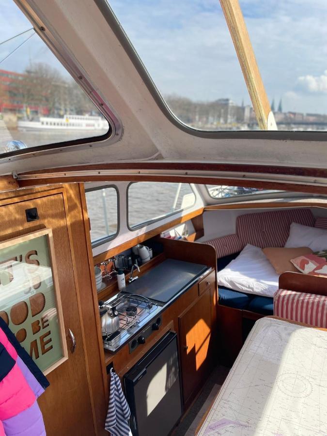 Suesses Motorboot - Bremen Ueberseestadt Ngoại thất bức ảnh