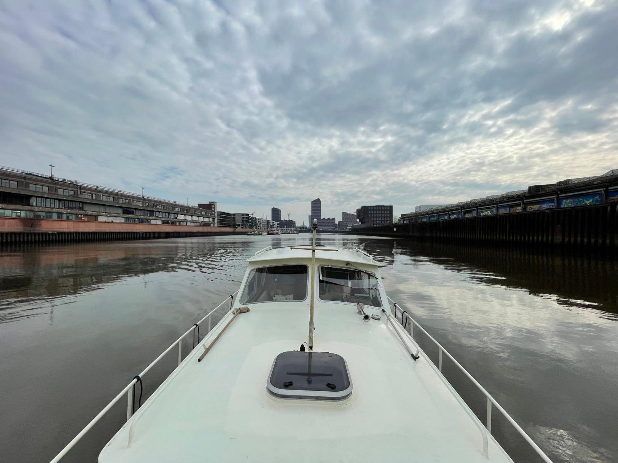 Suesses Motorboot - Bremen Ueberseestadt Ngoại thất bức ảnh